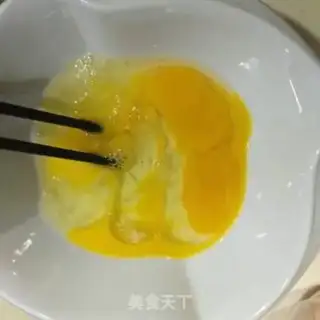 Make Cricket fried eggs step 1