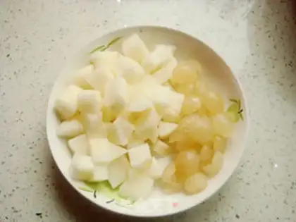 Make Pear cuisine step 1