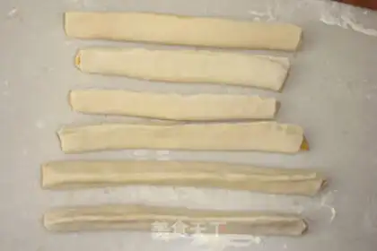 Make Fancy buns step 7