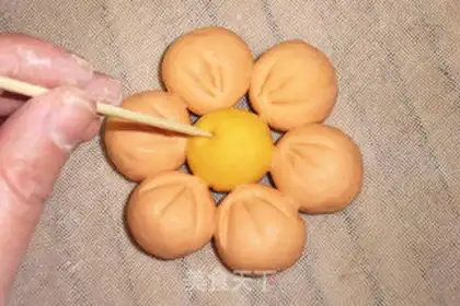 Make Fancy buns step 18