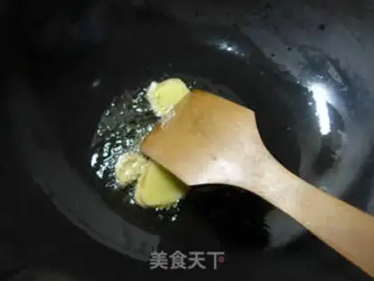 Make The salsa sauce burns little rubber fish step 2