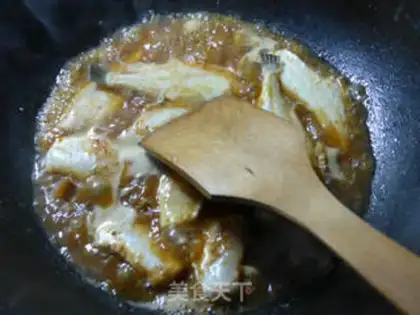 Make The salsa sauce burns little rubber fish step 10