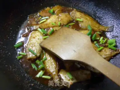 Make The salsa sauce burns little rubber fish step 11