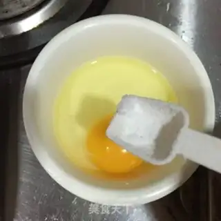 Make Bacon steamed eggs step 1