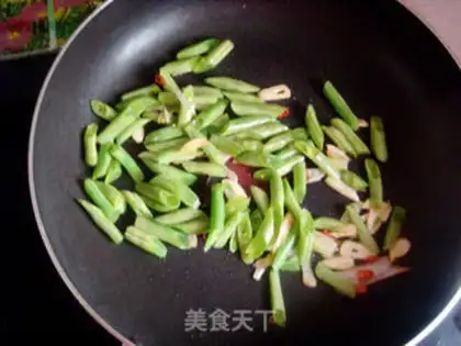 Make Four seasons of bean fried wood step 4