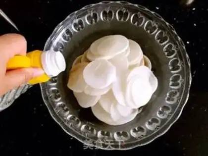 Make Crackers and radish step 4