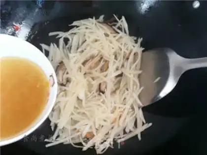 Make Chicken and radish crystal fan step 4