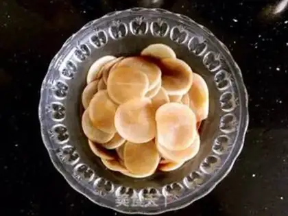 Make Crackers and radish step 5