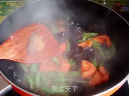 Make Four seasons of bean fried wood step 6