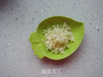 Make Garlic spinach step 1