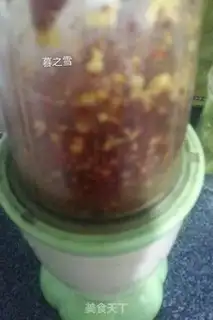 Make Homemade pepper oil step 2
