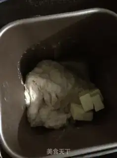 Make Christmas rose bread step 3
