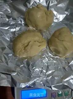 Make Christmas rose bread step 4