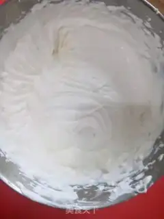 Make Christmas naked cake step 3