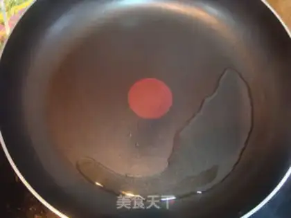 Make Tomato sauce fried eggs step 2