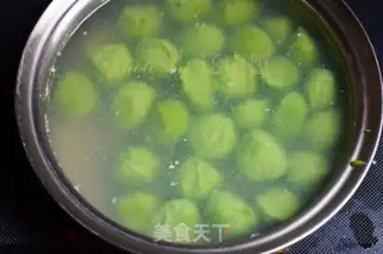Make Spinach shrimp meatballs step 8