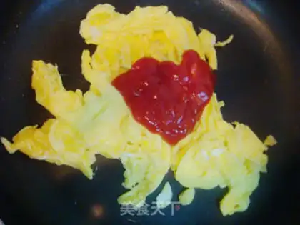 Make Tomato sauce fried eggs step 5
