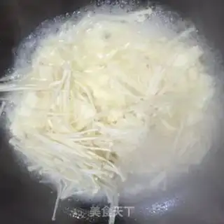 Make Gold pins, tofu soup step 4