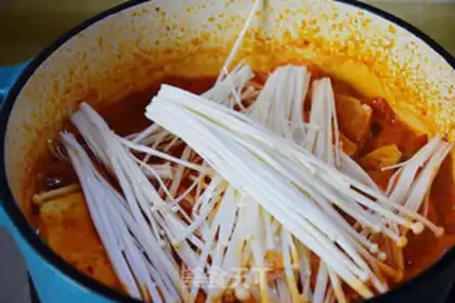 Make Hot cabbage tofu soup step 7