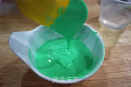 Make Christmas frosting cookies step 6
