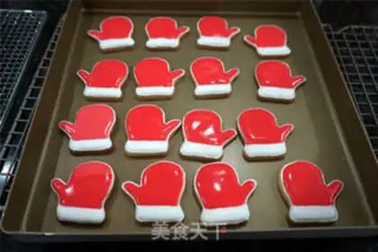 Make Christmas frosting cookies step 10