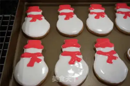 Make Christmas frosting cookies step 12