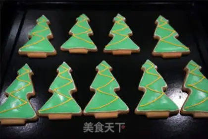 Make Christmas frosting cookies step 13