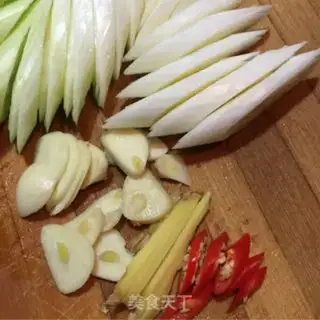 Make Onions blow up lamb step 5