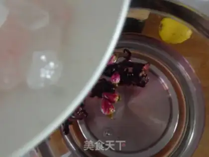 Make Rose and lemon tea step 3