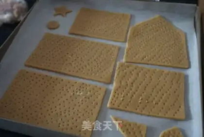 Make Christmas gingerbread house step 5