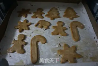 Make Christmas gingerbread house step 8