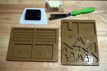 Make Chocolate Christmas house step 0