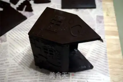 Make Chocolate Christmas house step 8