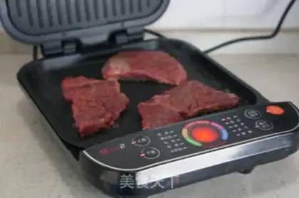 Make Black pepper steak step 4
