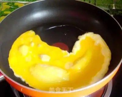 Make Onion fried eggs step 3