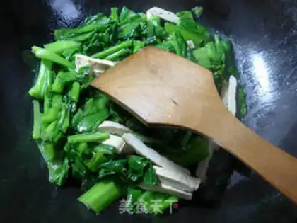 Make Tofu-dried oil and vegetables step 6