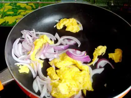 Make Onion fried eggs step 5