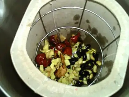 Make Ginger dates, black soybeans step 6