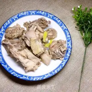 Make Xiyang Zhuen Yuen, chicken soup step 2