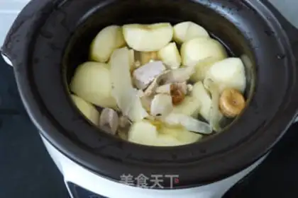 Make Crawly apple soup step 2