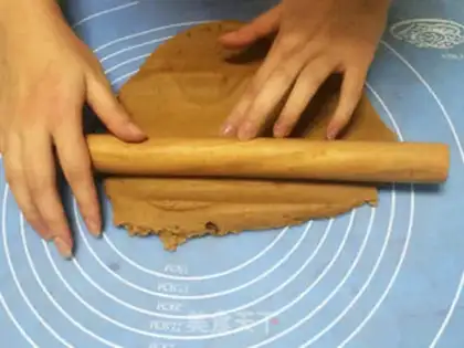 Make The gingercake man step 7