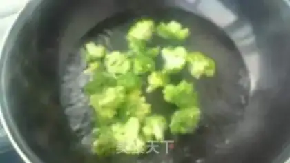 Make Shrimp ball broccoli step 1