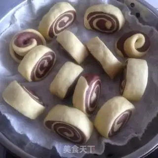 Make Double-coloured buns step 8
