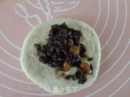 Make Bean black and rice triangles step 5