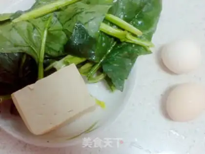 Make Spinach egg tofu soup step 0