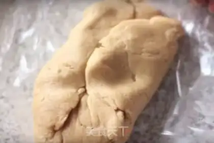Make Christmas gingercake house step 5