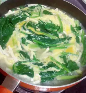 Make Spinach egg tofu soup step 5