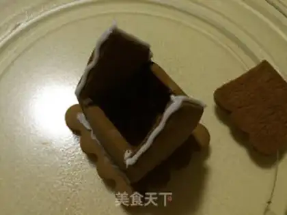 Make Christmas gingercake house step 14