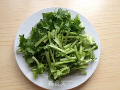 Make Celery-mixed meat step 0