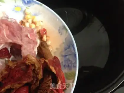 Make Red mushroom tiara soup step 2